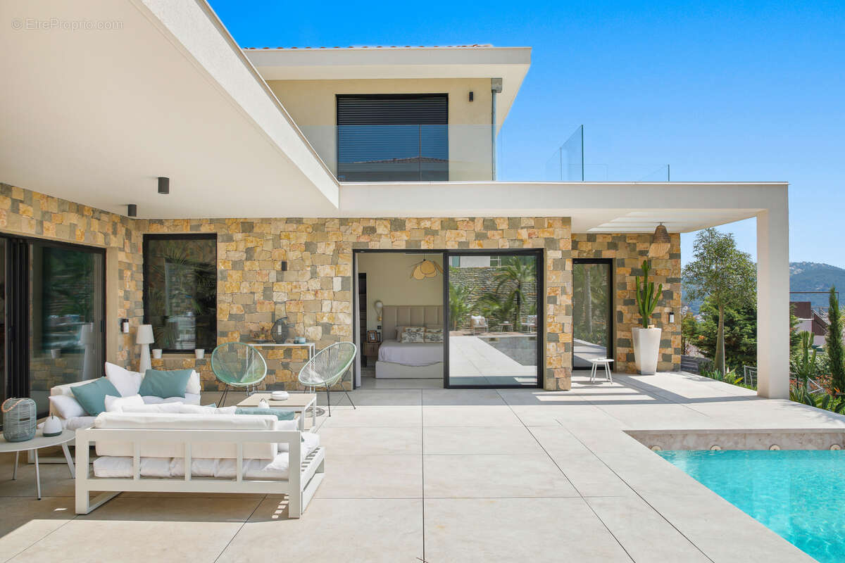 Maison à CARQUEIRANNE