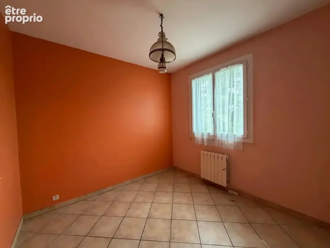 MAISON de plain-pied sur un parc arboré de 2800m2. - photo 6