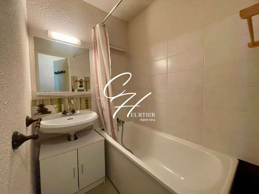 Appartement à CHATEAU-BERNARD