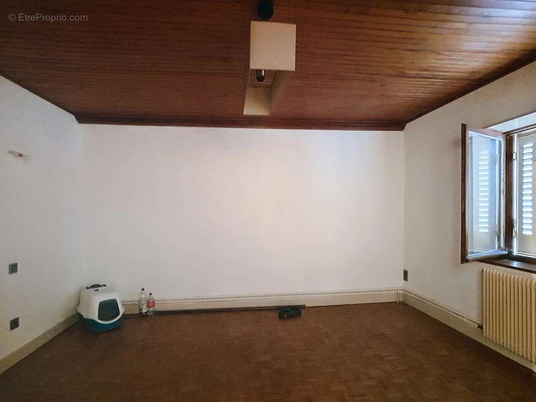 Appartement à LA ROCHE-EN-BRENIL