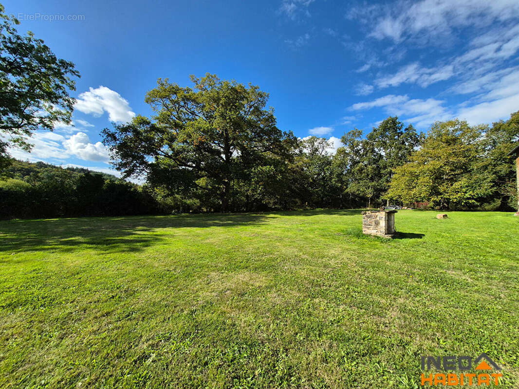 Maison à BOURG-DES-COMPTES