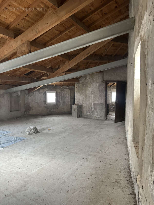 Appartement à L'ISLE-SUR-LA-SORGUE