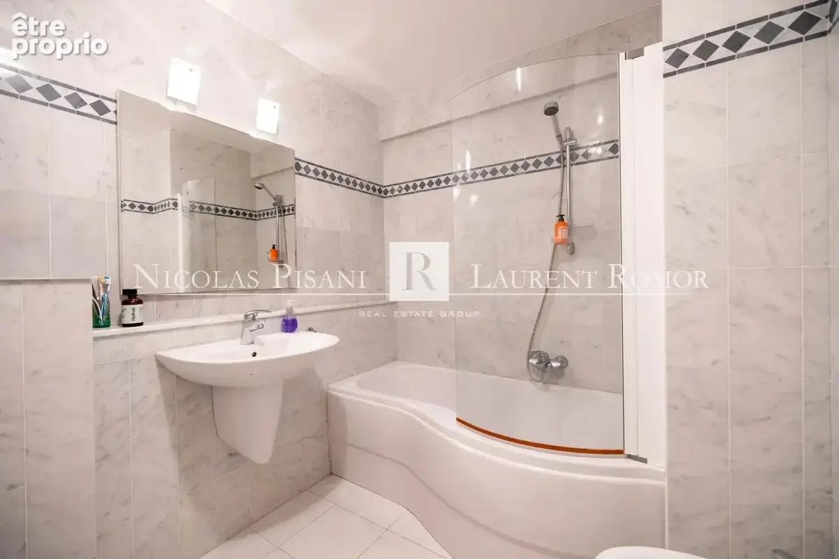 EXCLUSIVITÉ - A vendre , Villefranche sur Mer, 3 pièces, vue mer panoramique, 74 m²,  piscine, garage, 860.000 € - photo 7