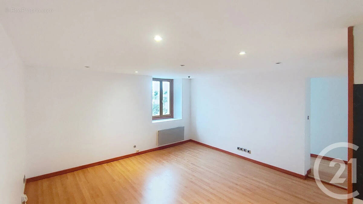 Appartement à BRIE-COMTE-ROBERT