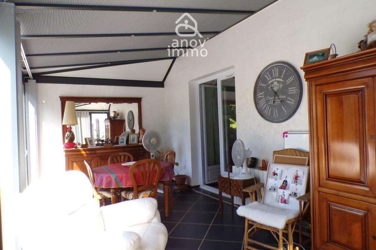 Maison 3 chambres   Terrain 3 400 m2   Plain-pied   Sous-sol - photo 2