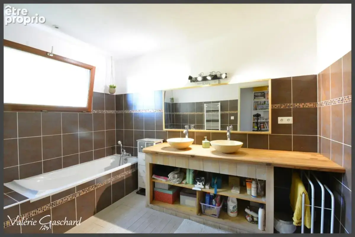 Ménesplet (proche Montpon-Ménestérol) Maison de  130 m² en parfait état - photo 6