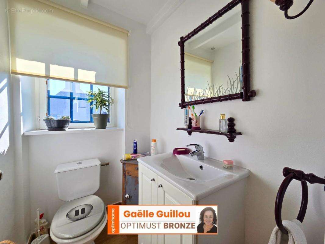 Maison en pierre de 118m² - 6 pièces  ILE DE BATZ - photo 6