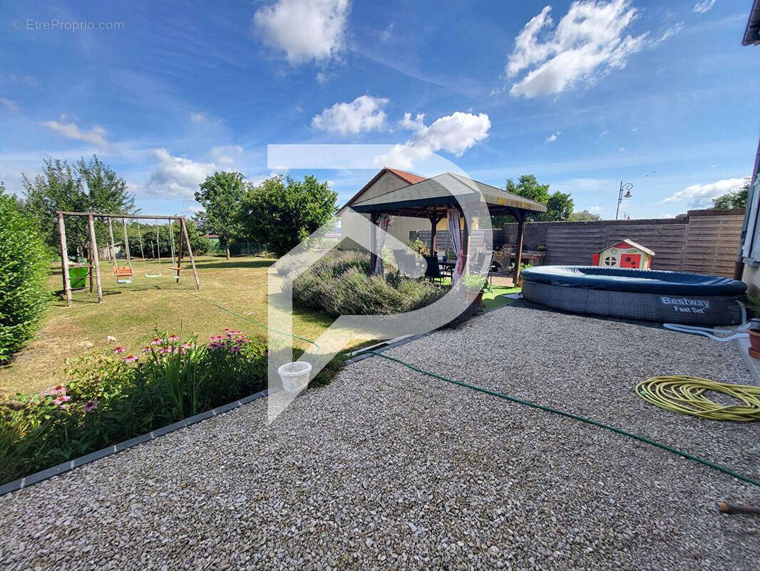 Maison à MARBEVILLE