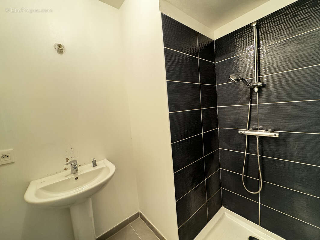 A vendre type 4 Aix sud Terrasse et Garage - photo 7