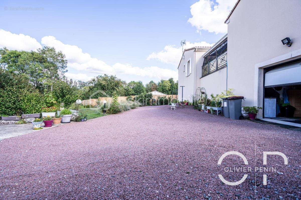 Maison 154 m² à Sciecq - photo 16