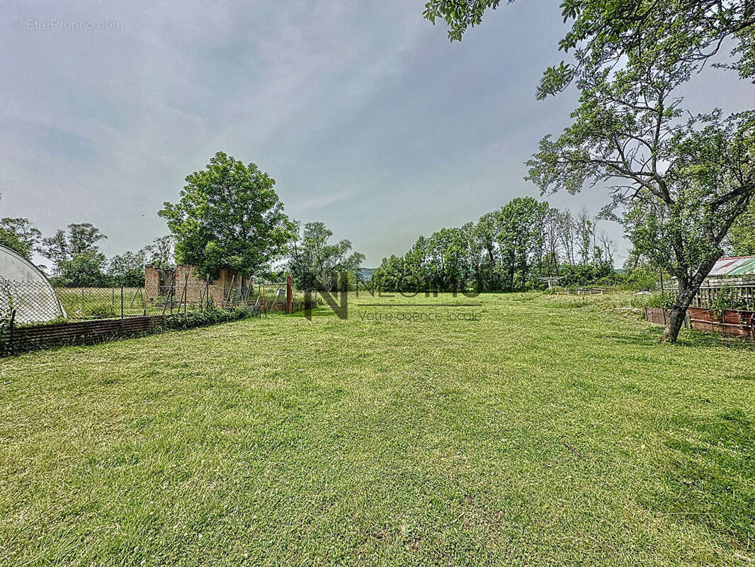 Maison à NEUFCHATEAU