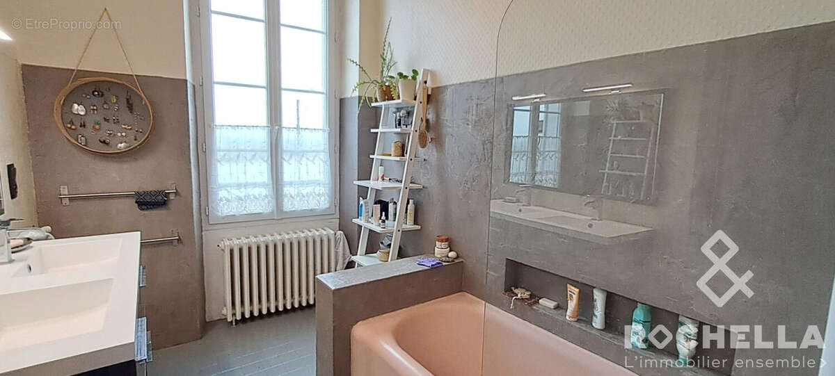 Maison à TONNAY-CHARENTE