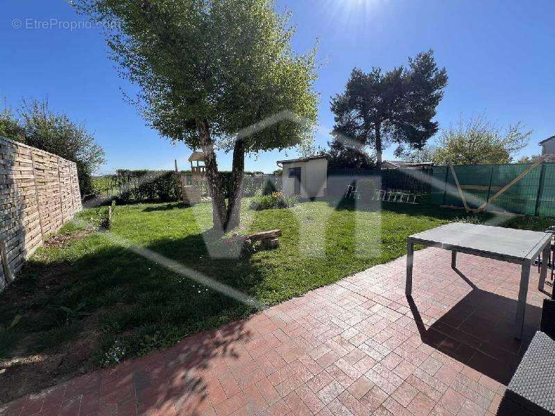 Maison 100 m² à Combs-La-Ville  - photo 3