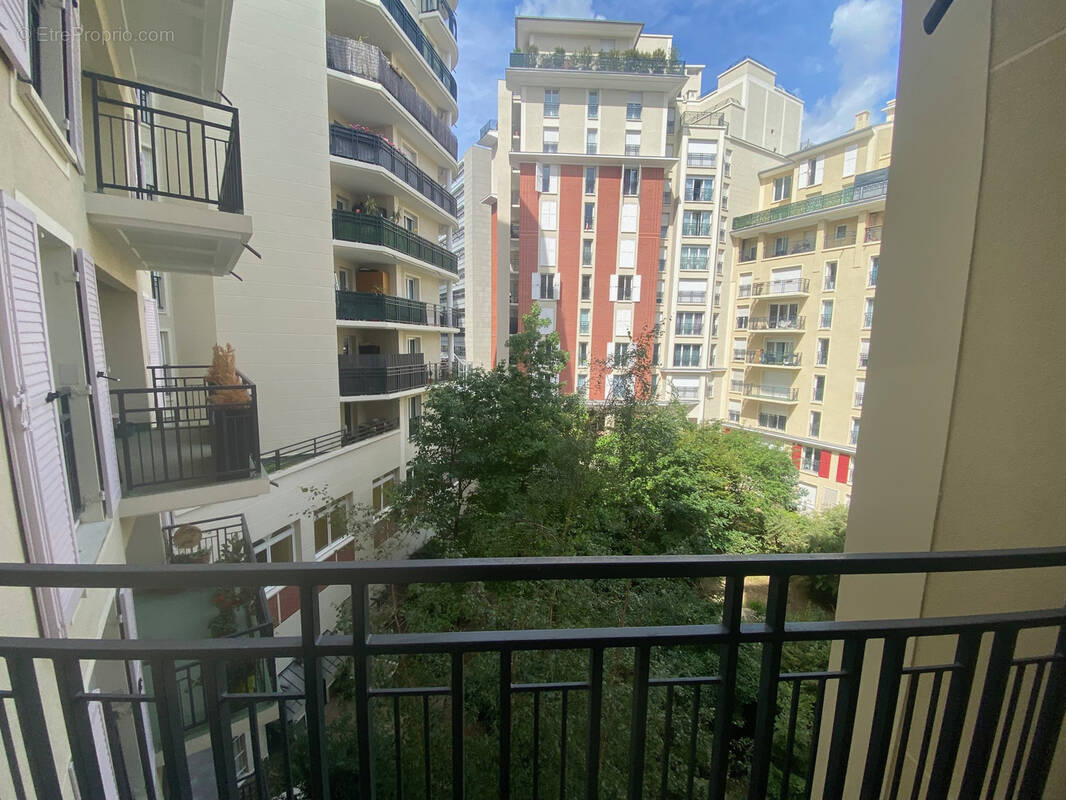 Appartement à COURBEVOIE
