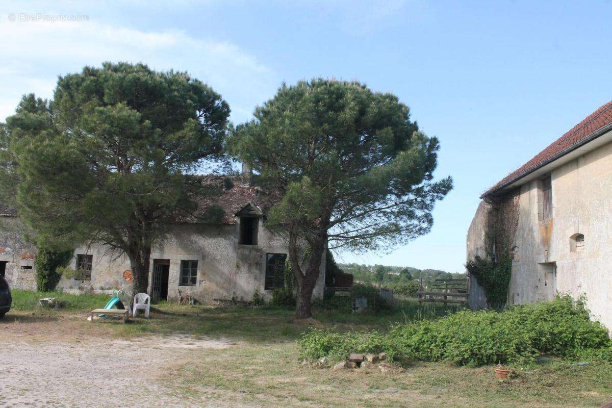 Maison à NEUFCHATEL-EN-SAOSNOIS