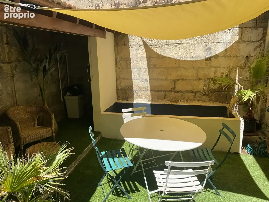 AVIGNON intra muros studio avec grand extérieur privatif - photo 2