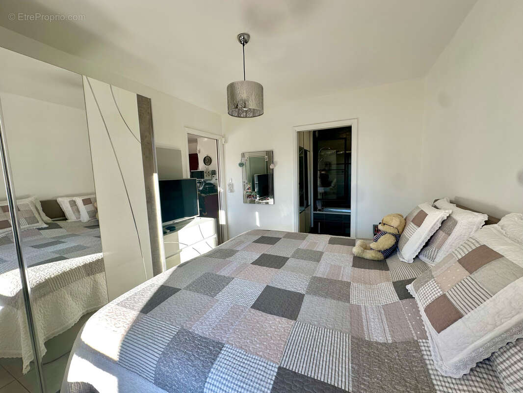 Appartement à CARROS