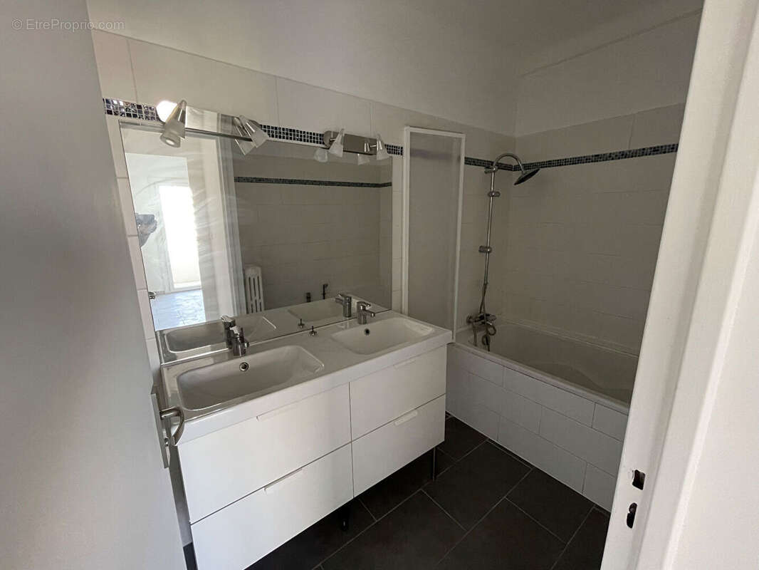 Appartement Toulon est  Aguillon 4 pièce(s) 78 m2 avec deux balcons de 11 et 9m2 et parking collectif - photo 8