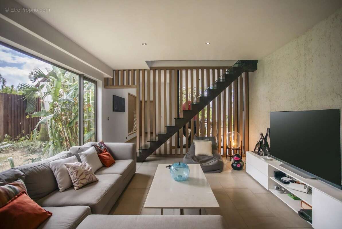 Maison à SAINT-MARTIN-DE-VALGALGUES