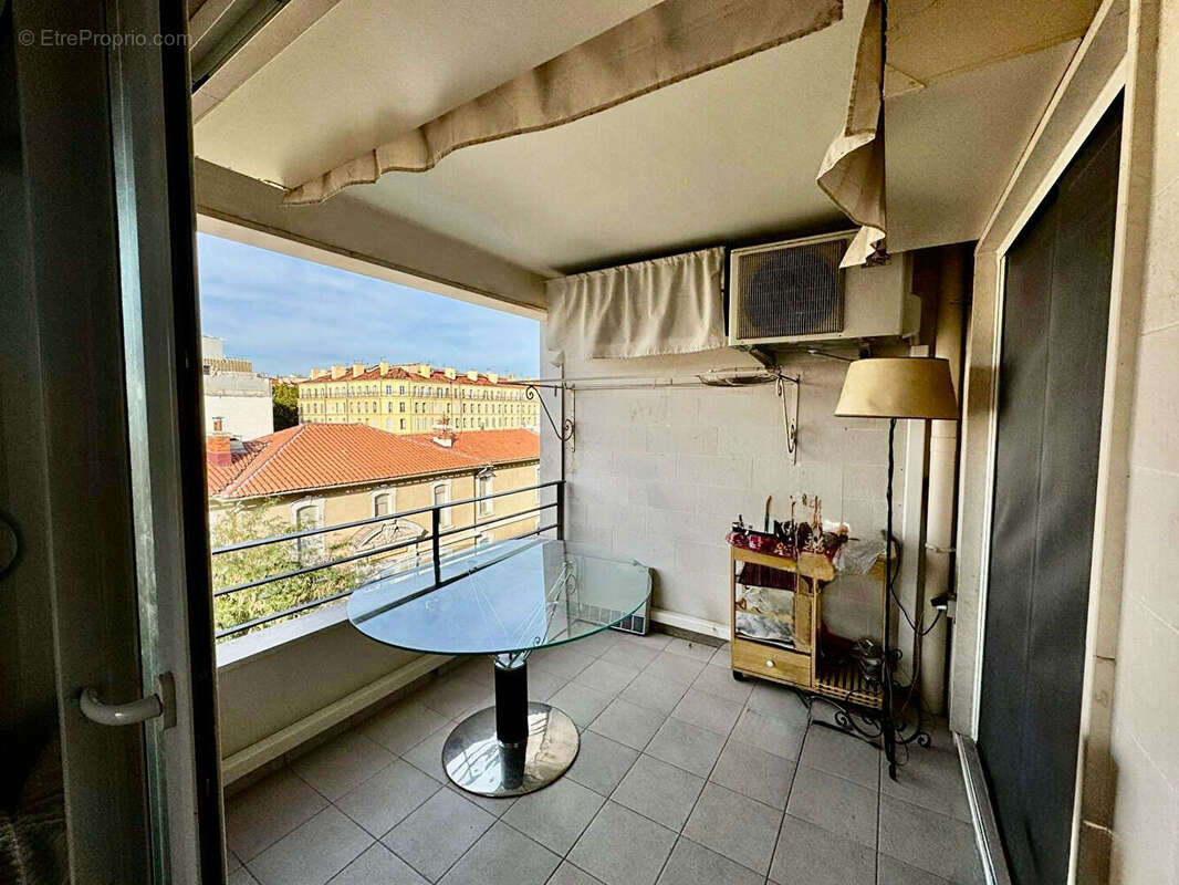 Appartement à MARSEILLE-2E