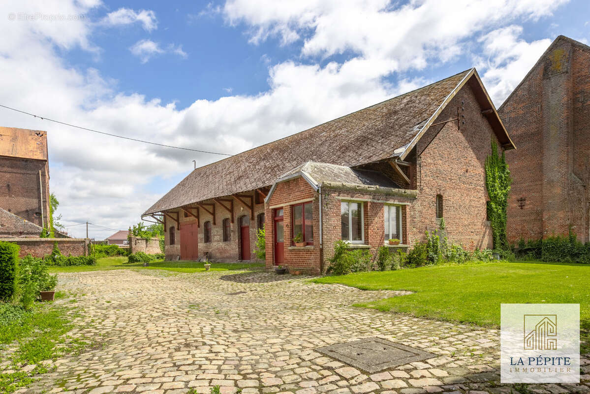 Domaine historique avec revenus locatifs immédiats et potentiel exceptionnel - photo 7