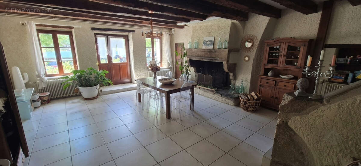 Maison à CONDRIEU