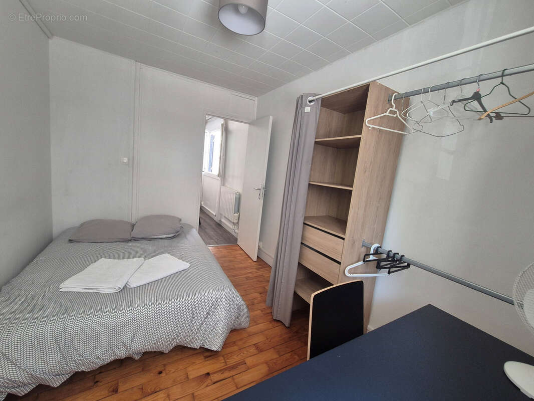 Achat Appartement T3 Grenoble – 3 Pièces de 48m² Traversant Est-Sud avec Séjour Lumineux, Cuisine moderne équipée et meublée & C - photo 10