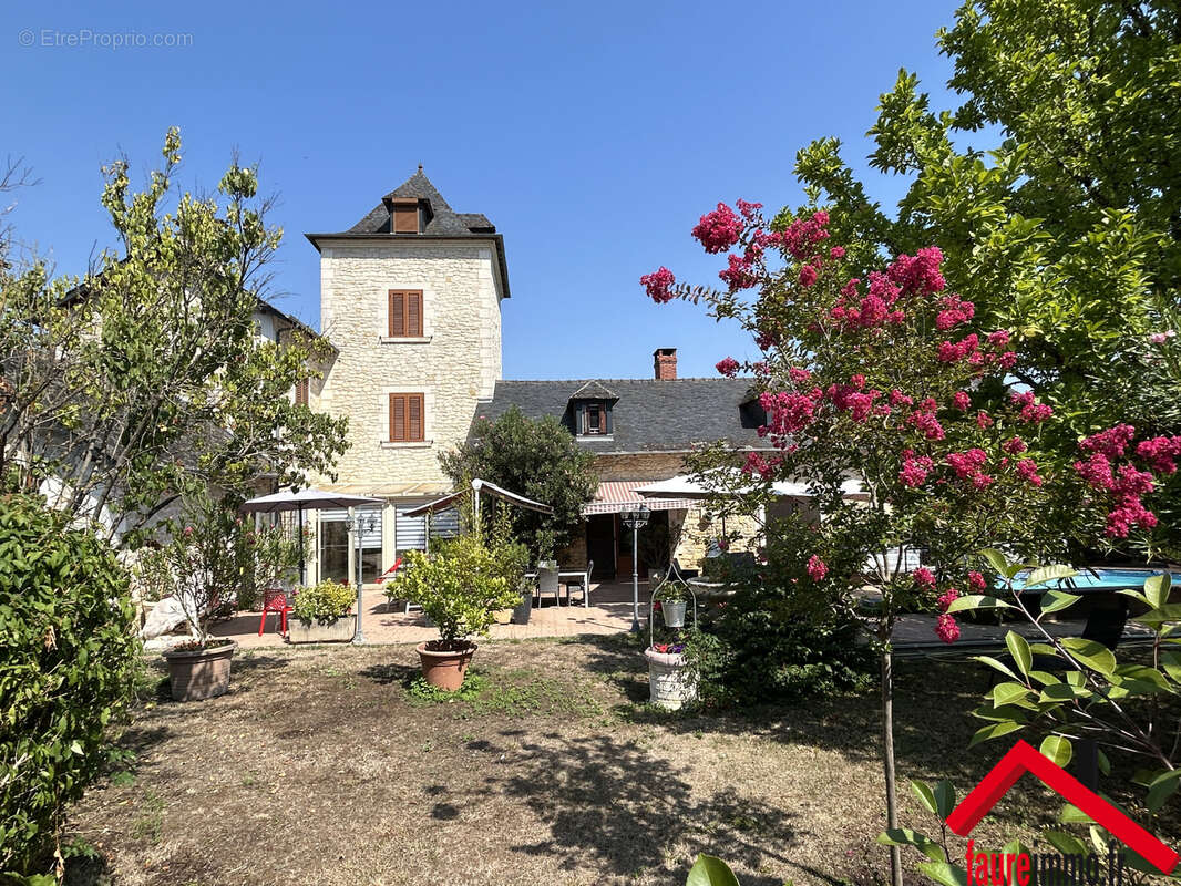 Maison à TERRASSON-LAVILLEDIEU
