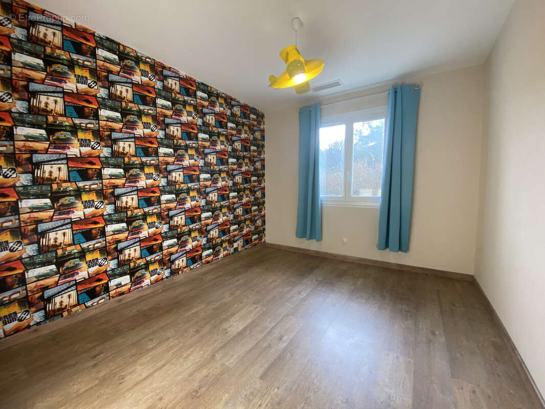 Maison à ROULLET-SAINT-ESTEPHE