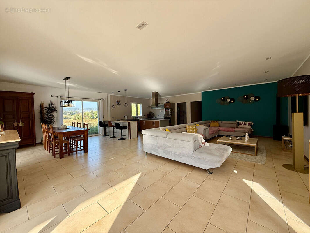 Maison à BAGNOLS-SUR-CEZE