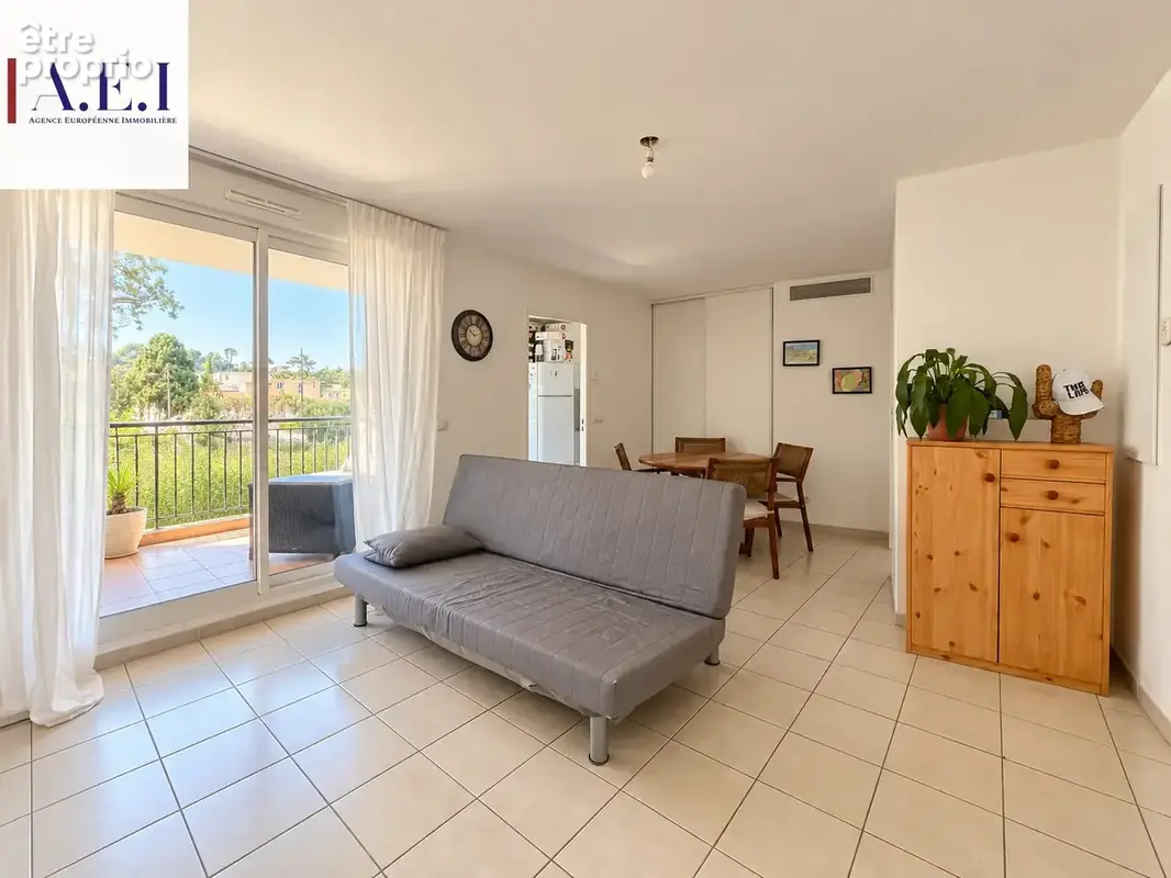 Six-Fours-les-plages - Appartement type 3 de standing avec terrasse & parking - photo 2