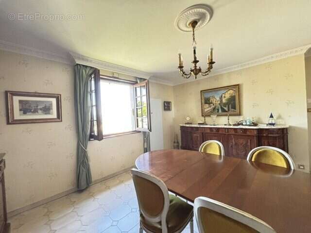 Maison 86 m² à Saint-Genest-Lerpt  - photo 4