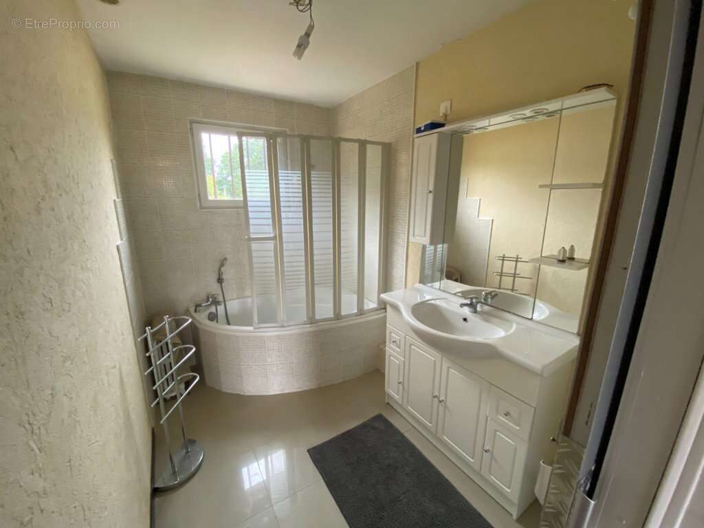 Appartement t4 74m2 le creusot - photo 5