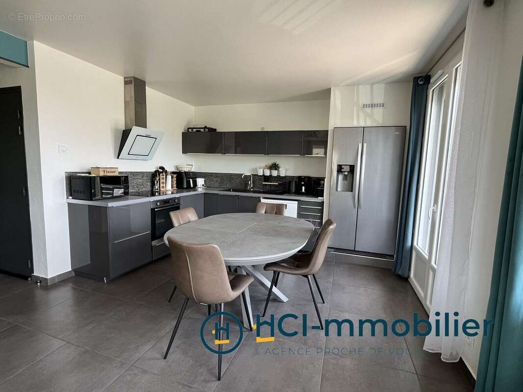 Appartement 79 m² à Saint-Remy  - photo 2