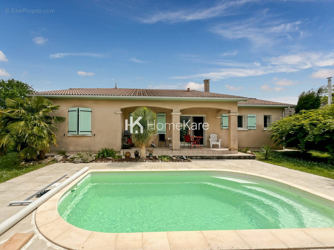 Maison à LA SALVETAT-SAINT-GILLES