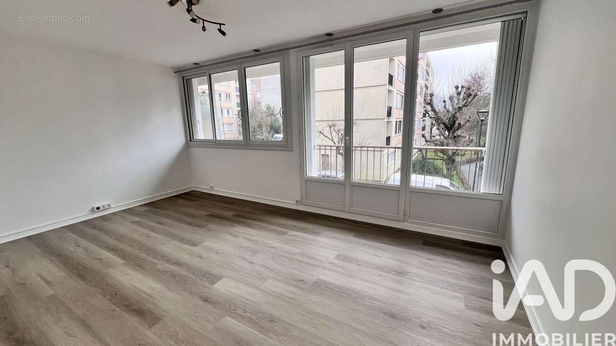 Photo 3 - Appartement à LE PLESSIS-ROBINSON