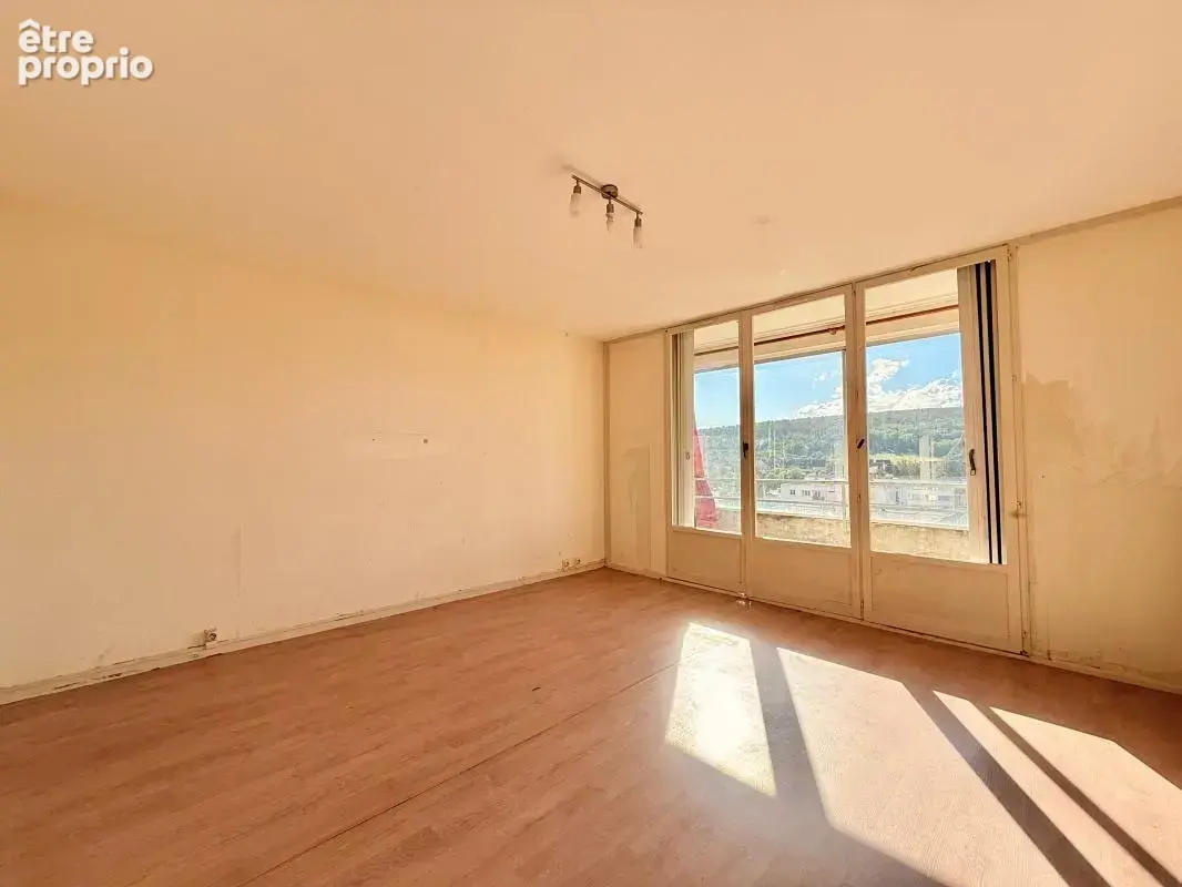 Appartement à CHENOVE