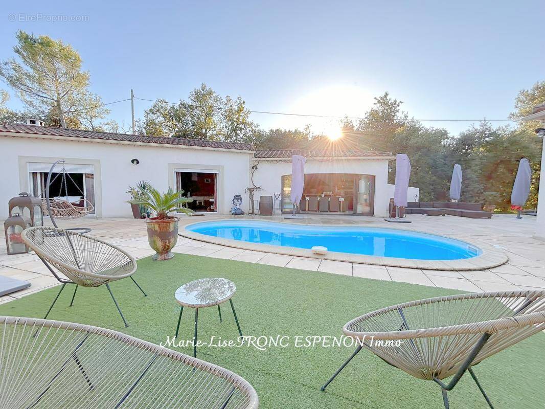 Maison à PERNES-LES-FONTAINES