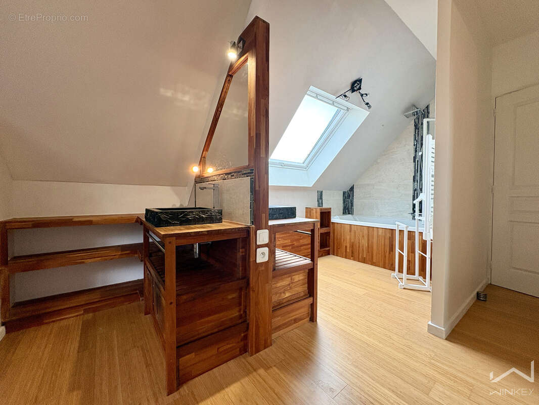 Maison atypique avec fort potentiel à Nouvoitou - photo 5