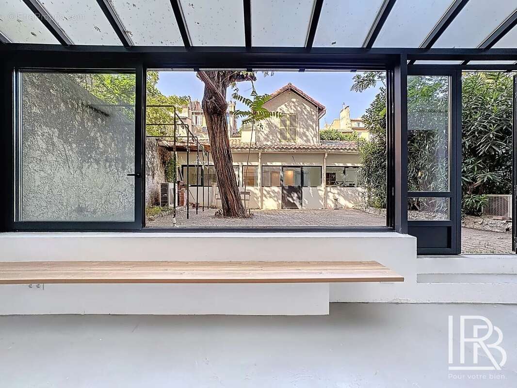 Appartement à MARSEILLE-1E