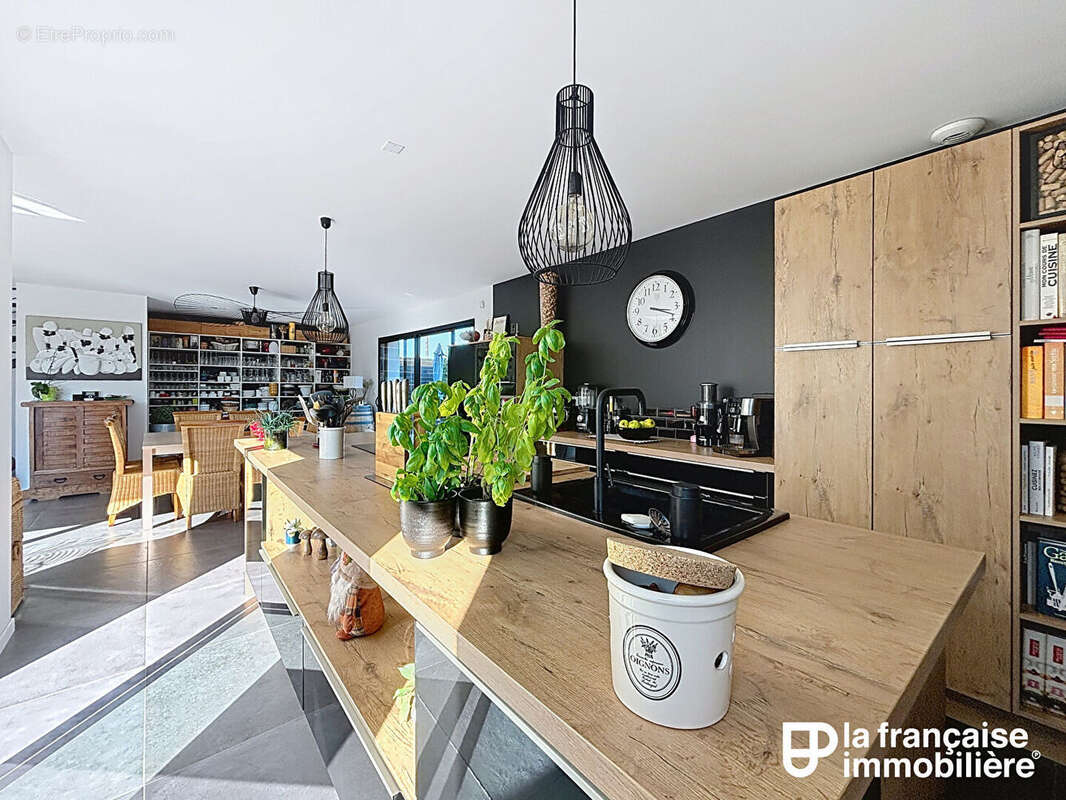 Maison à VERN-SUR-SEICHE