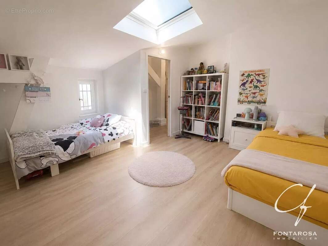 Maison à ROQUEBRUNE-SUR-ARGENS