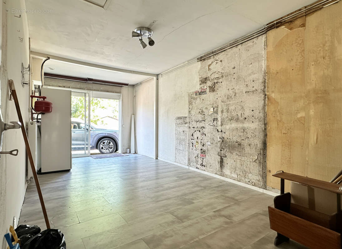 Maison de plain pied 131 m2 avec 1600m2 de jardin à Puymoyen - photo 15