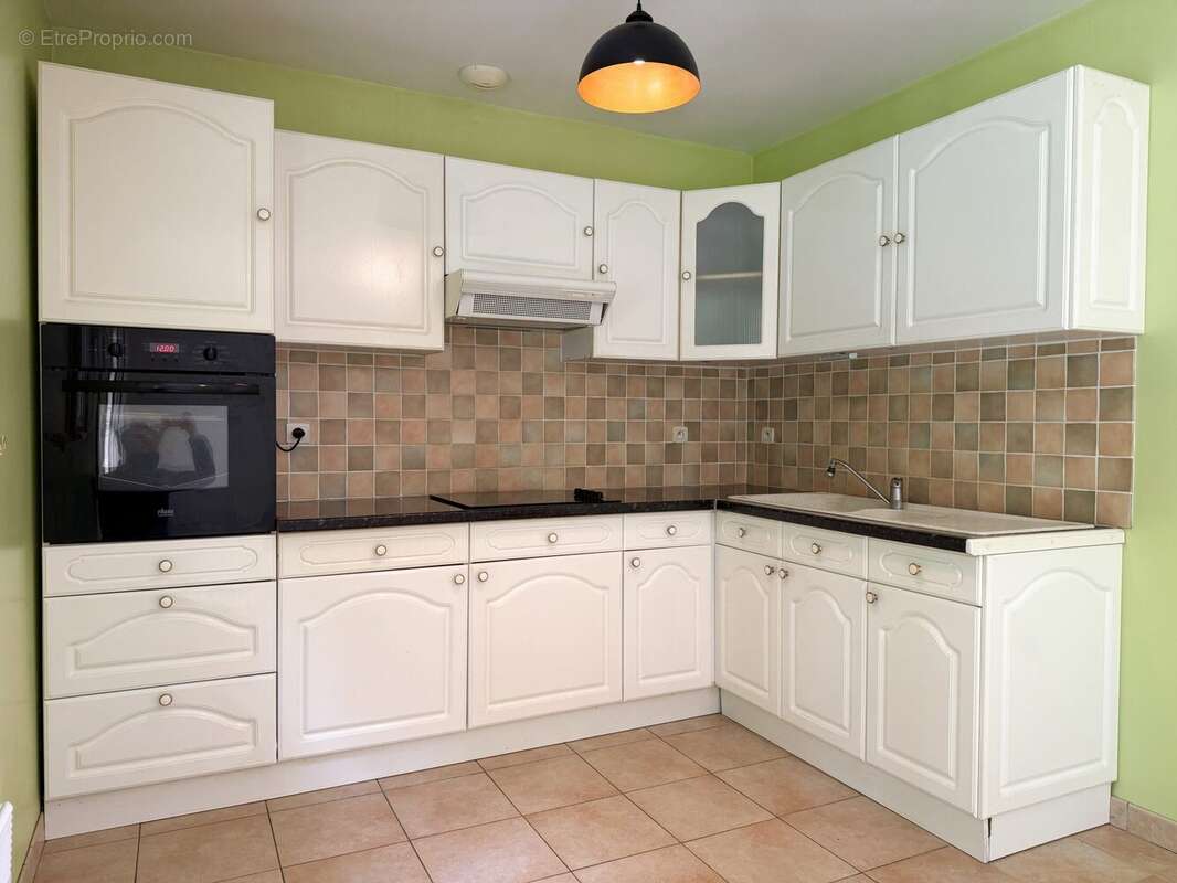 Cuisine - Maison à CONNERRE