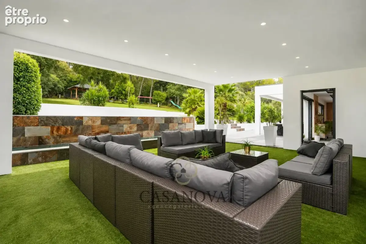 Villa contemporaine de 280 m² sur 1,3 hectare - photo 19
