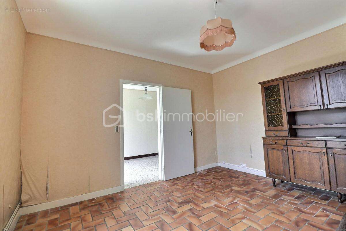 Maison 197m² Chabreloche 63250 - photo 3