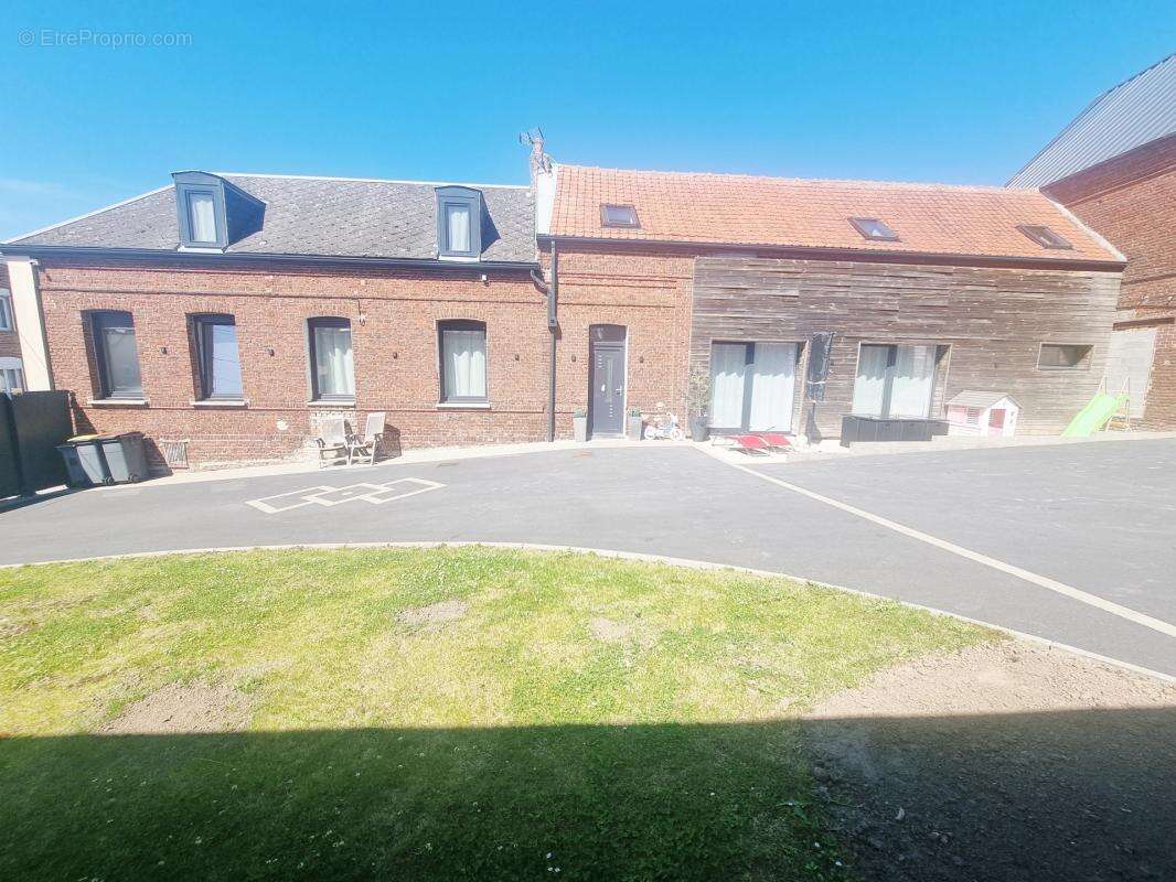 Longère avec grange, DPE C, 4 chambres dont 1 suite, jardin - photo 19