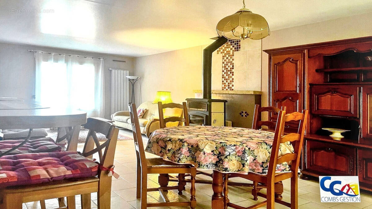 Maison à COMBS-LA-VILLE