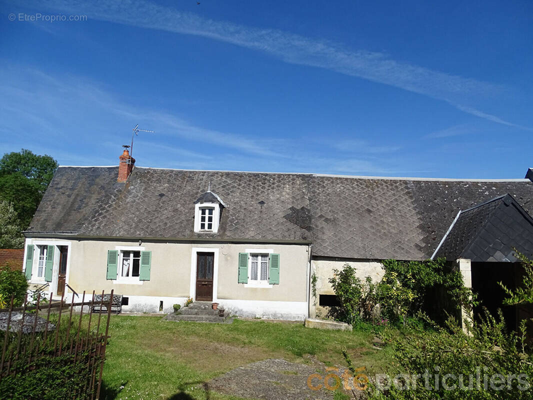 Maison à SAINT-HILAIRE-EN-LIGNIERES