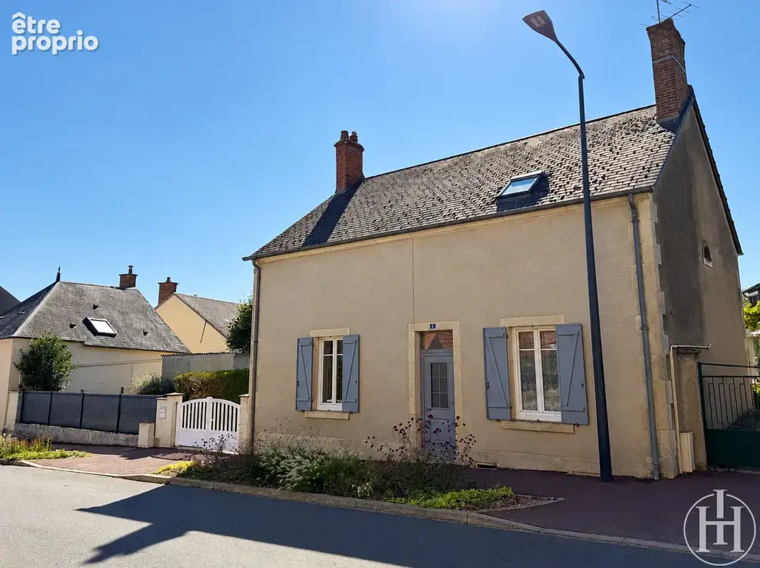 VILLABON   Maison en pierre avec dépendances et atelier. - photo 1